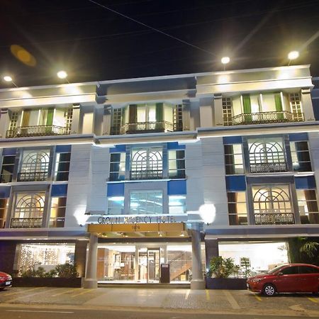 Crown Regency Hotel Makati Makati City Buitenkant foto