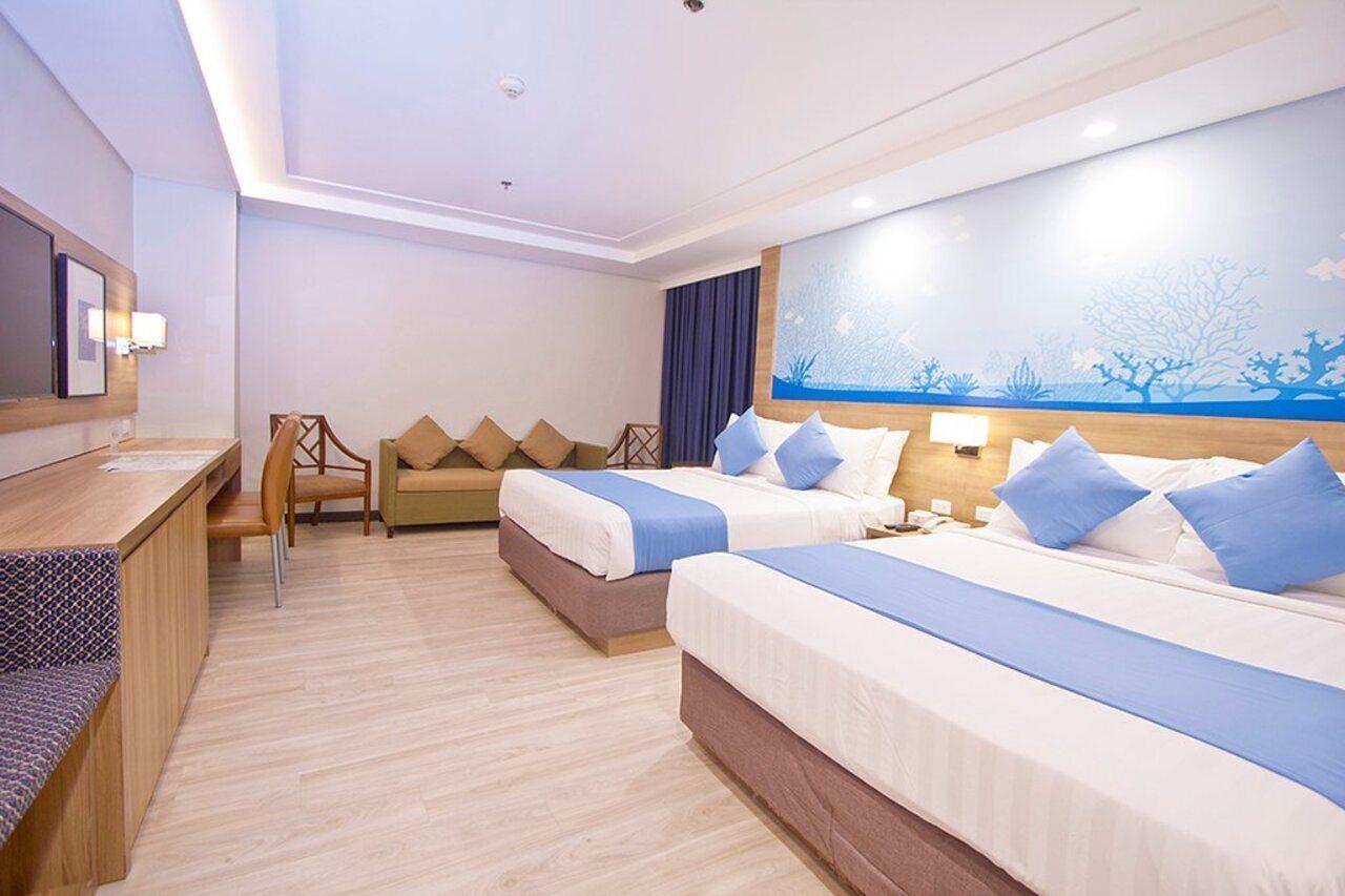 Crown Regency Hotel Makati Makati City Buitenkant foto