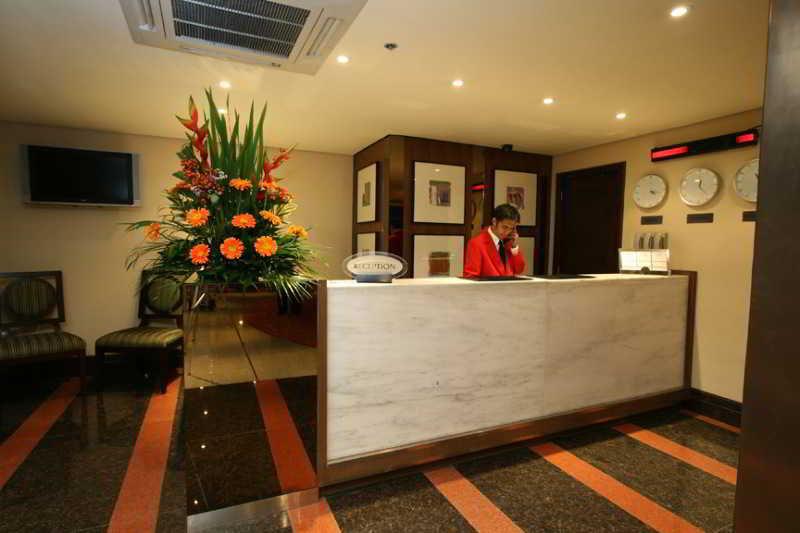 Crown Regency Hotel Makati Makati City Buitenkant foto