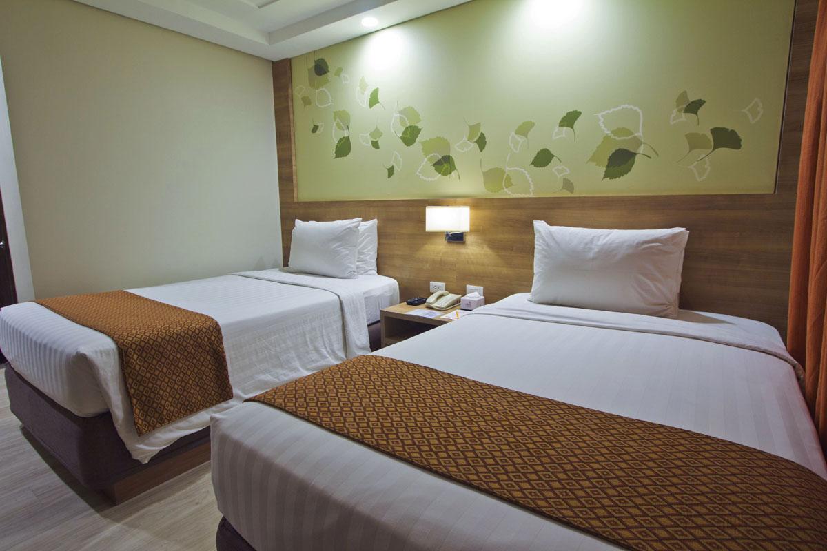 Crown Regency Hotel Makati Makati City Buitenkant foto