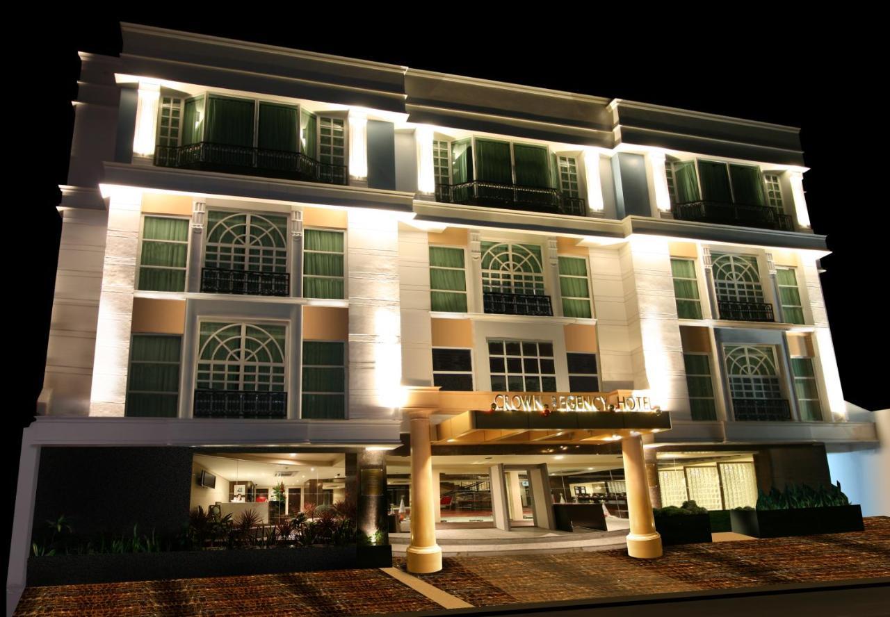 Crown Regency Hotel Makati Makati City Buitenkant foto