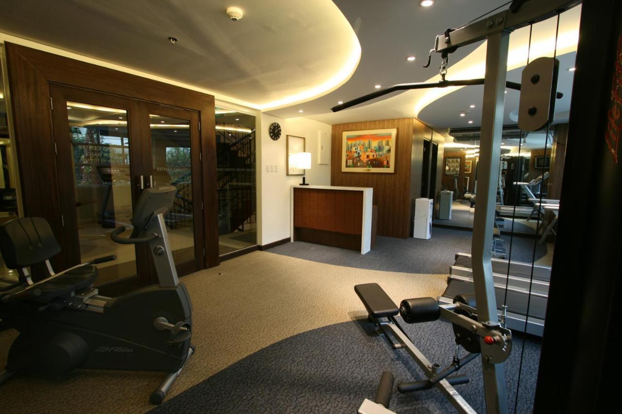Crown Regency Hotel Makati Makati City Buitenkant foto