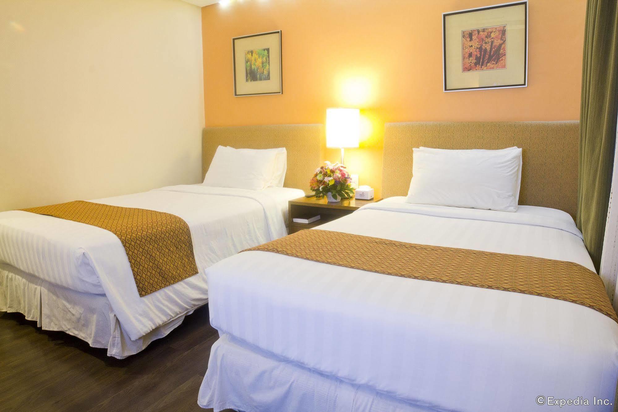 Crown Regency Hotel Makati Makati City Buitenkant foto