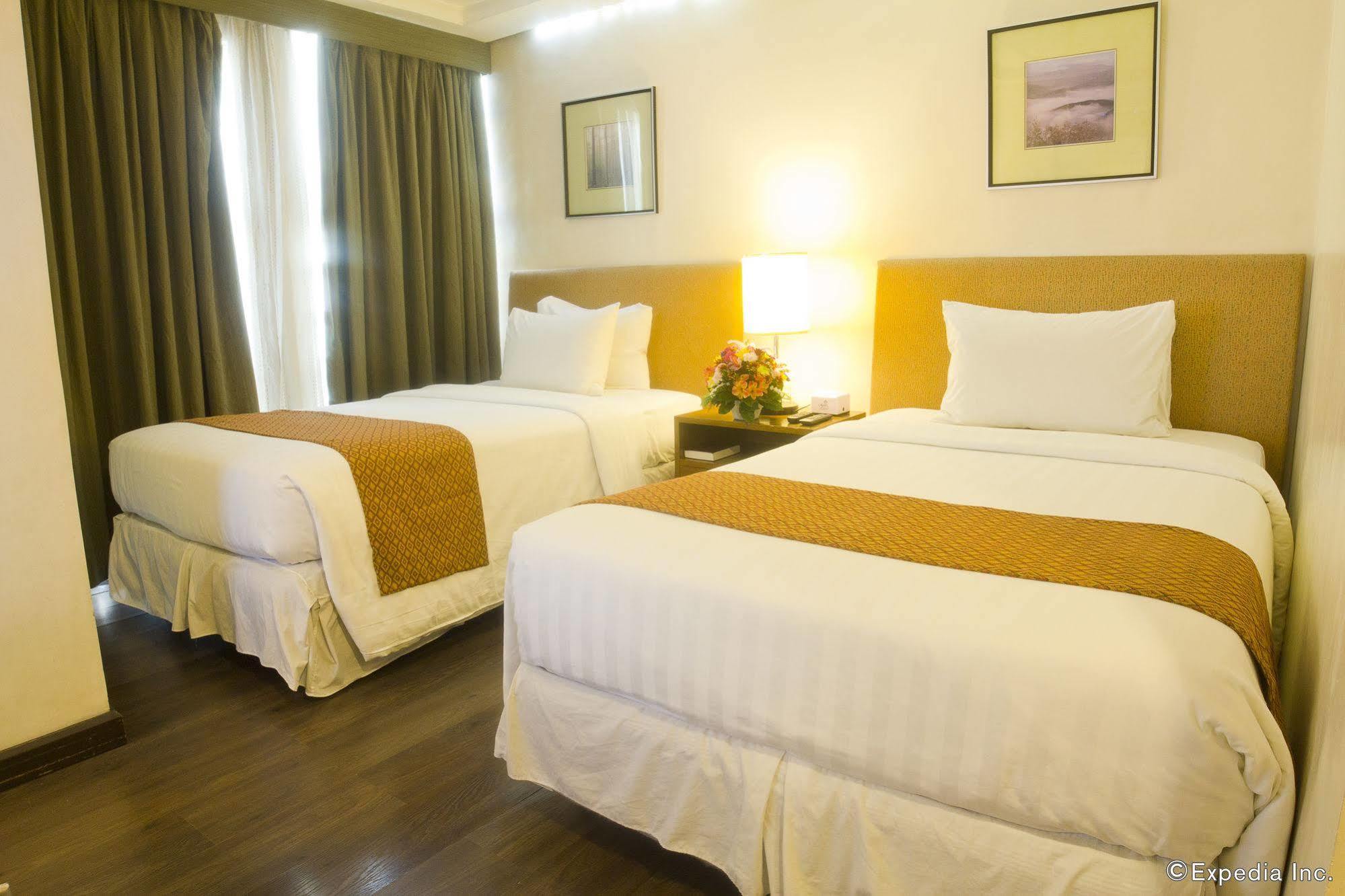 Crown Regency Hotel Makati Makati City Buitenkant foto